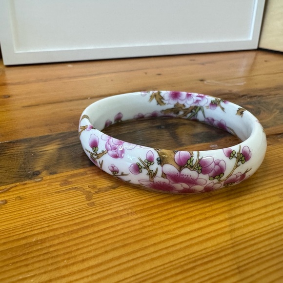 Jewelry - Chinese vintage Floral Porcelain Bangle Bracelet in Pink and White